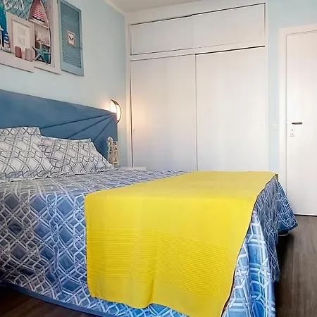 Apartment Beachside Retreat: 2br With Pool And Views *