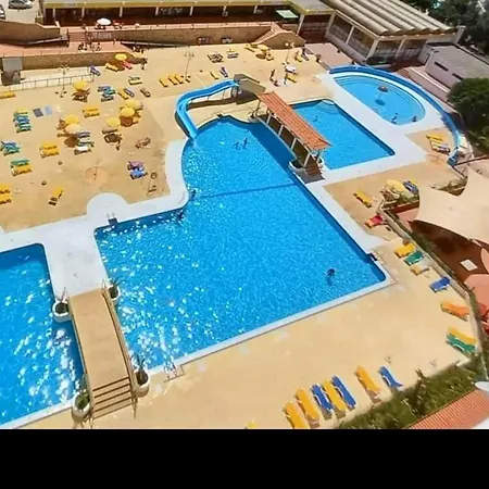 Modern In 67m² With Shared Pool Lejlighed *